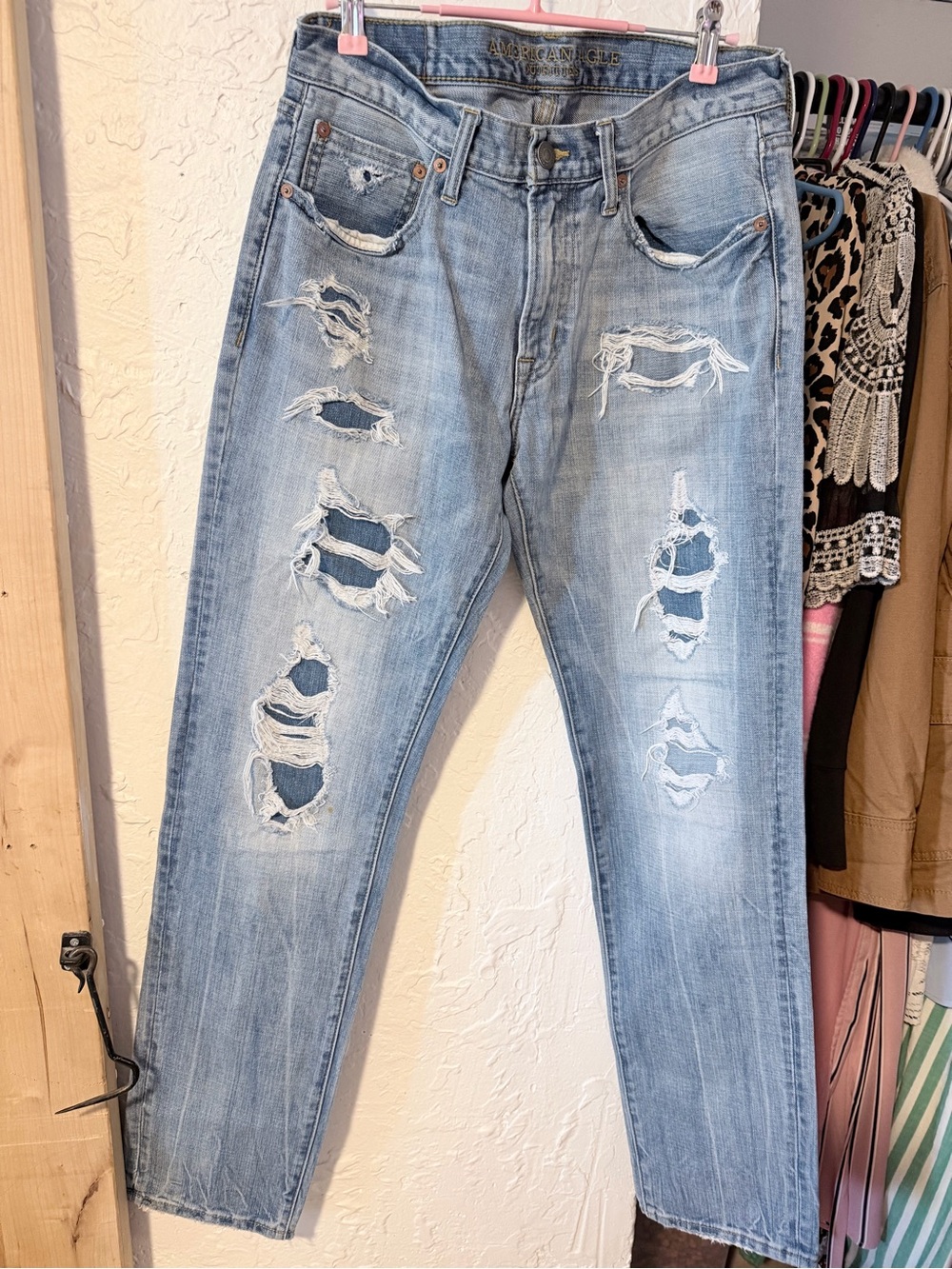 American Eagle Outfitters Light Blue Distressed Men's Jeans